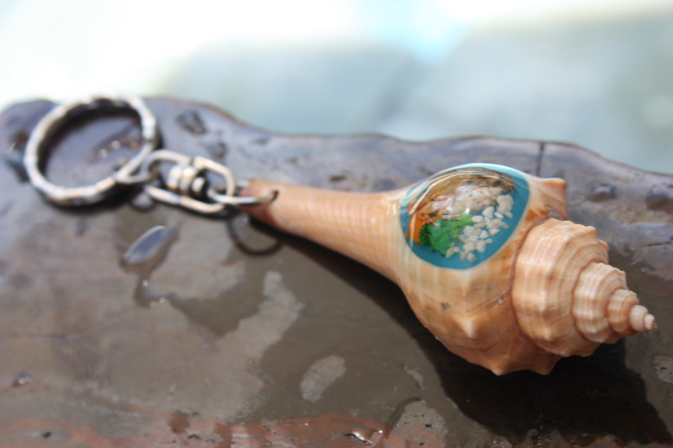 Keychain Seashell w/ Inlay Sea Life #5 - Aloha Keychain Keychain Seashell w/ Inlay Sea Life #5 - Aloha Keychain